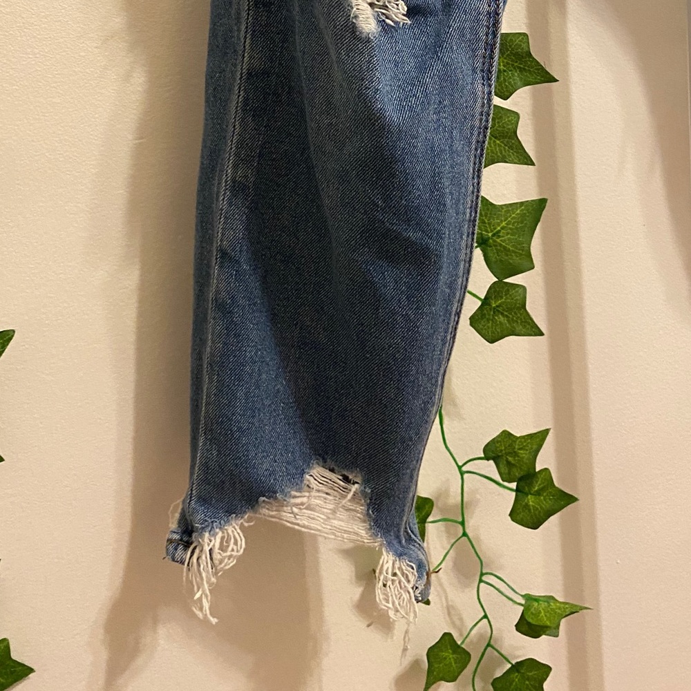 AE High Rise Ripped Mom Jeans - Picture 7 of 8